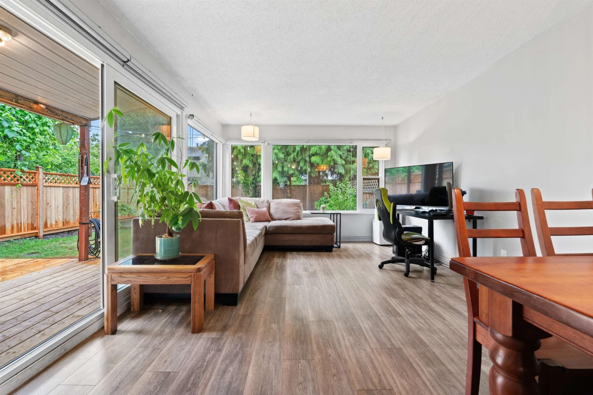 Dining Area Photo of 886 Pinebrook Place, Coquitlam, BC