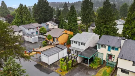 Hot Tub / Spa Photo of 886 Pinebrook Place, Coquitlam, BC