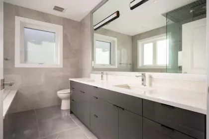 Guest Bathroom Photo of 58 E 39th Avenue, Vancouver, BC