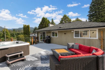 40251 Kalodon Road, Squamish, BC, Squamish — Single Family Residence for sale