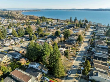 966 Maple Street, White Rock, BC, White Rock — Single Family Residence for sale
