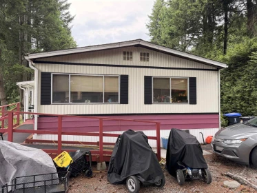 Family Room Photo of 7 5294 Selma Park Road, Sechelt, BC