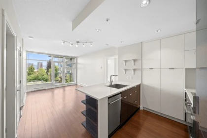 Kitchen Photo of 342 1777 W 7th Avenue, Vancouver, BC