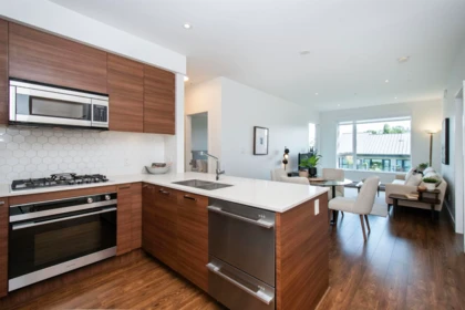 402 1061 Marine Drive, North Vancouver, BC, North Vancouver — Apartment/Condo for sale