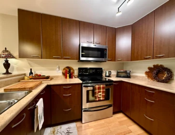 Kitchen Island Photo of 404 5631 Inlet Avenue, Sechelt, BC