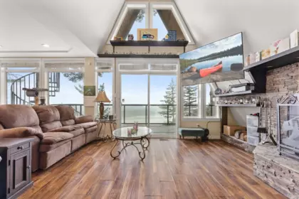 Primary Bedroom Photo of 3429 Lougheed Highway, Agassiz, BC