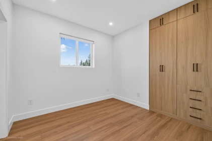 Entry Foyer Photo of 101 5642 144 St Street, Surrey, BC