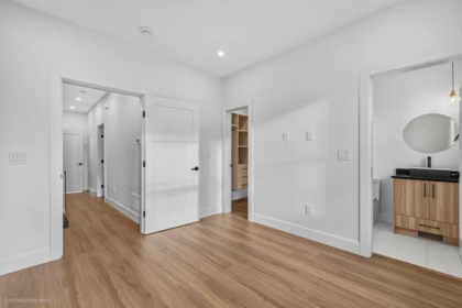 Laundry Room Photo of 101 5642 144 St Street, Surrey, BC