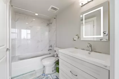 Guest Bathroom Photo of 1902 2180 Gladwin Road, Abbotsford, BC