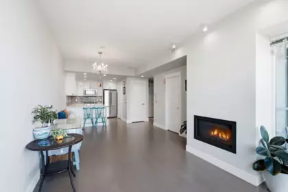 Kitchen Photo of 1902 2180 Gladwin Road, Abbotsford, BC