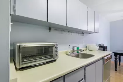 Kitchen Island Photo of 801 6689 Willingdon Avenue, Burnaby, BC