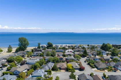 Swimming Pool Photo of 520 Sandbar Place, Delta, BC