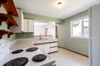 15405 Semiahmoo Avenue, White Rock, BC, White Rock — Single Family Residence for sale