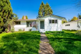 15405 Semiahmoo Avenue, White Rock, BC
