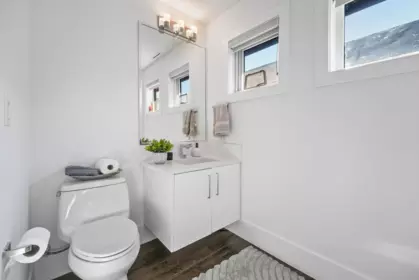 Primary Bathroom Photo of 14 15177 60 Avenue, Surrey, BC