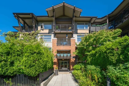 211 400 Klahanie Drive, Port Moody, BC, Port Moody — Apartment/Condo for sale