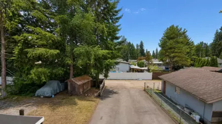 Fitness Center Photo Near 1798 Heather Avenue, Port Coquitlam, BC