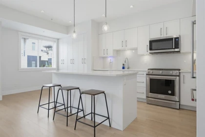 Kitchen Island Photo of 21 22128 48a Avenue, Langley, BC