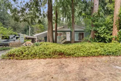 610 Mountain View Road, Cultus Lake, BC, Cultus Lake — Single Family Residence for sale