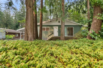 Family Room Photo of 610 Mountain View Road, Cultus Lake, BC