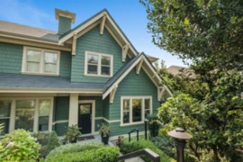 261 E Queens Road, North Vancouver, BC