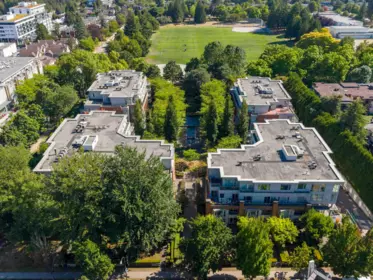 Swimming Pool Photo of 412 618 W 45th Avenue, Vancouver, BC