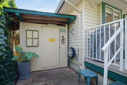 Breakfast Nook Photo of 8263 Bowyer Drive, Mission, BC