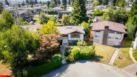 Living Room Photo of 2019 Paulus Crescent, Burnaby, BC