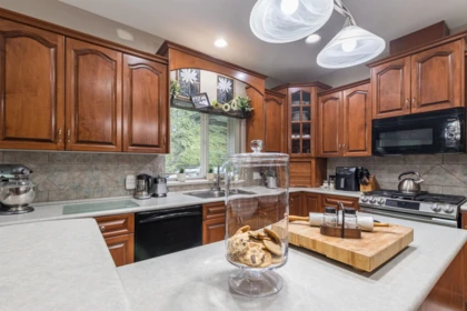 Breakfast Nook Photo of 24725 130a Avenue, Maple Ridge, BC