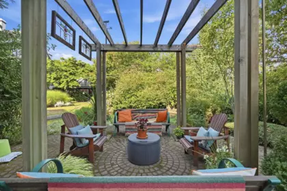 Front Yard Photo of 317 83 Star Crescent, New Westminster, BC