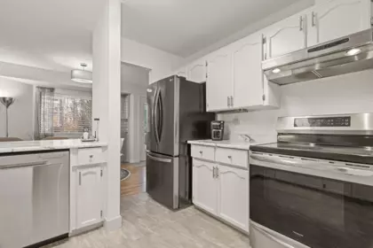 Kitchen Photo of 2 7455 Huron Street, Chilliwack, BC