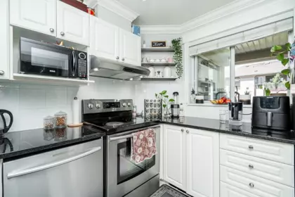 Breakfast Nook Photo of 313 13727 74 Avenue, Surrey, BC
