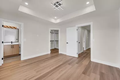 Entry Foyer Photo of 9657 161a Street, Surrey, BC