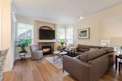 Kitchen Photo of 107 15350 Sequoia Drive, Surrey, BC