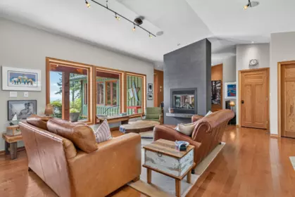 987 Gower Point Road, Gibsons, BC, Gibsons — Single Family Residence for sale