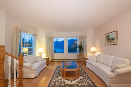 Family Room Photo of 6440 Rosebery Avenue, West Vancouver, BC