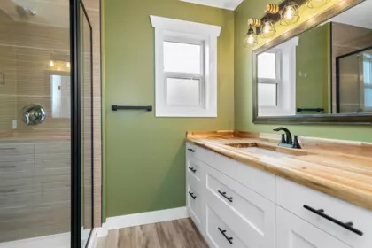Hallway Photo of 5730 Kathleen Drive, Chilliwack, BC