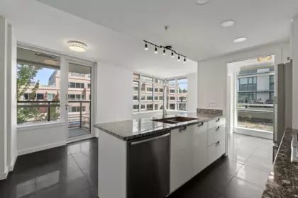 Kitchen Island Photo of 569 2080 West Broadway Street, Vancouver, BC