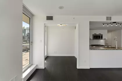 Primary Bathroom Photo of 569 2080 West Broadway Street, Vancouver, BC