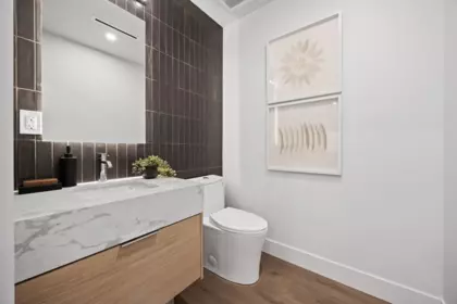 Guest Bathroom Photo of 3206 Highland Boulevard, North Vancouver, BC