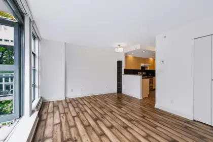 Kitchen Island Photo of 202 1688 Robson Street, Vancouver, BC