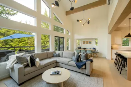 Living Room Photo of 6260 Eagle Drive, Whistler, BC