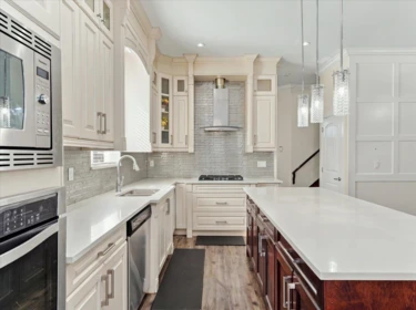 Kitchen Island Photo of 5920 131 Street, Surrey, BC