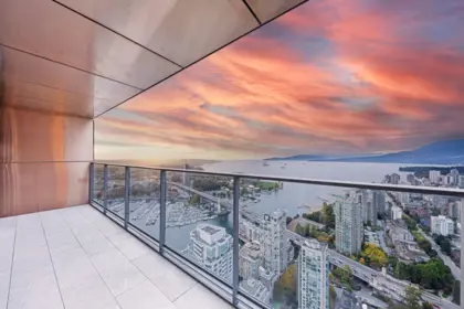 5702 1480 Howe Street, Vancouver, BC, Vancouver — Apartment/Condo for sale