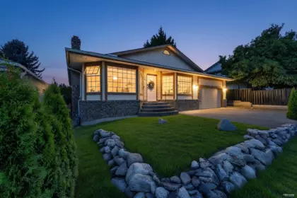 1267 Finlay Street, White Rock, BC, White Rock — Single Family Residence for sale
