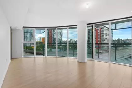 684 87 Nelson Street, Vancouver, BC, Vancouver — Apartment/Condo for sale
