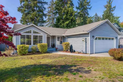 5617 Curtis Place, Sechelt, BC, Sechelt — Single Family Residence for sale