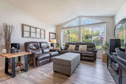 5617 Curtis Place, Sechelt, BC, Sechelt — Single Family Residence for sale