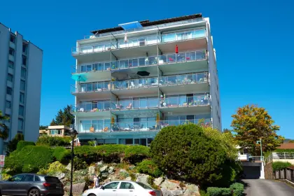 2 1845 Bellevue Avenue, West Vancouver, BC, West vancouver — Apartment/Condo for sale