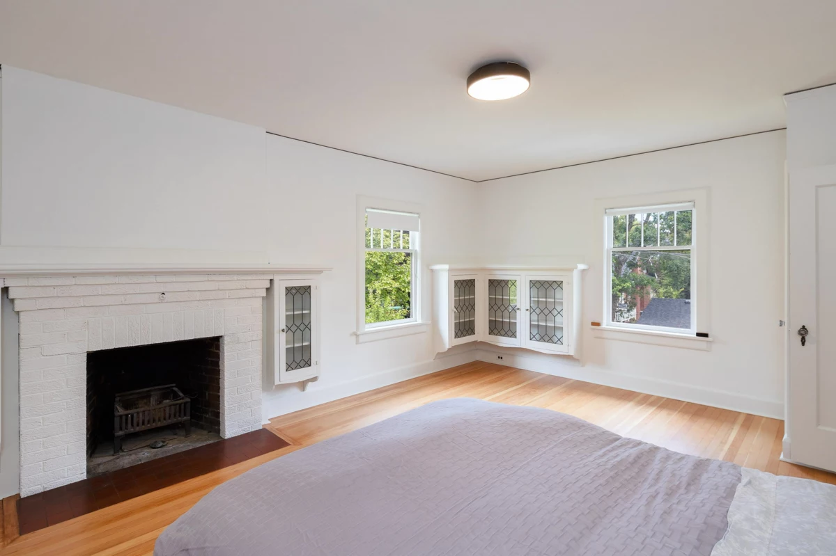 Family Room Photo of 1121 W 16th Avenue, Vancouver, BC